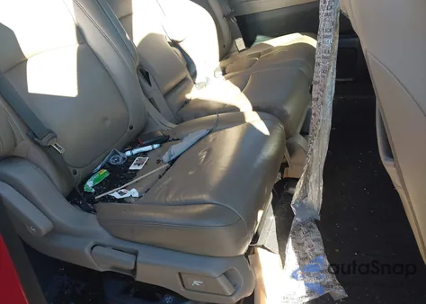 2022 Honda Odyssey Touring z USA, uszkodzony, nr VIN 5FNRL6H85NB067343